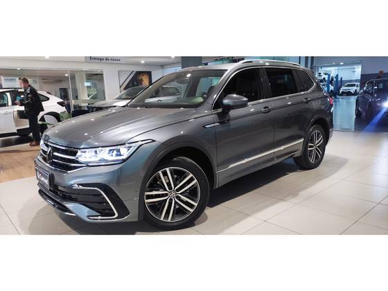 VOLKSWAGEN TIGUAN 2.0 300 TSI GASOLINA ALLSPACE R-LINE AUTOMÁTICO VOLKSWAGEN TIGUAN 2.0 300 TSI GASOLINA ALLSPACE R-LINE AUTOMÁTICO